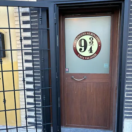Lejlighed Alloggio Al Binario 9 E Tre Quarti *